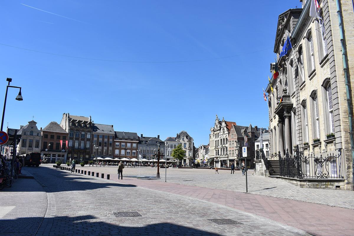 De Grote Markt van Lier
